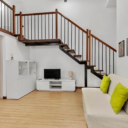 Апартаменты Loft Margarita Милан Экстерьер фото